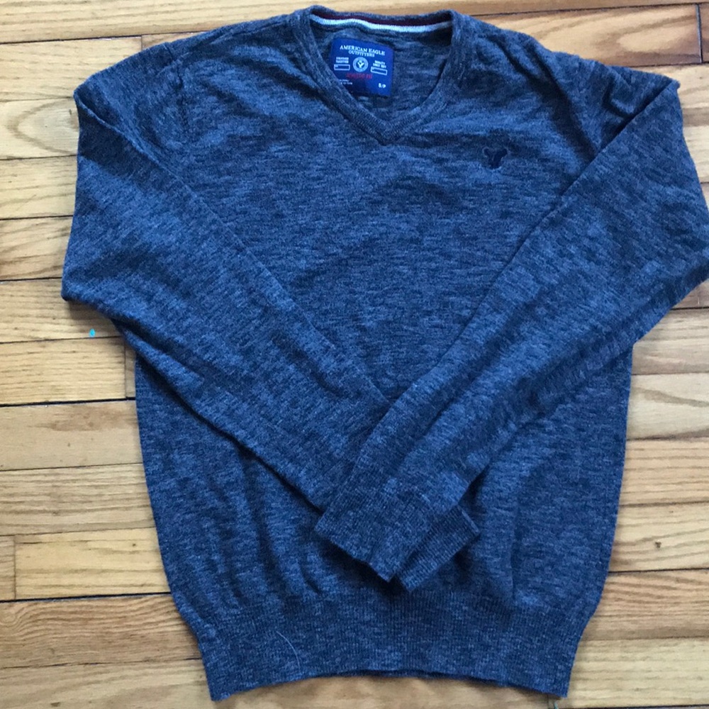 American Eagle Vneck sweater.